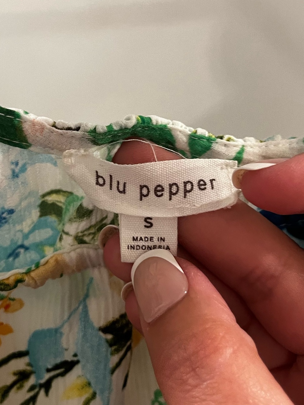 Blu Pepper white floral top small - Picture 5 of 6